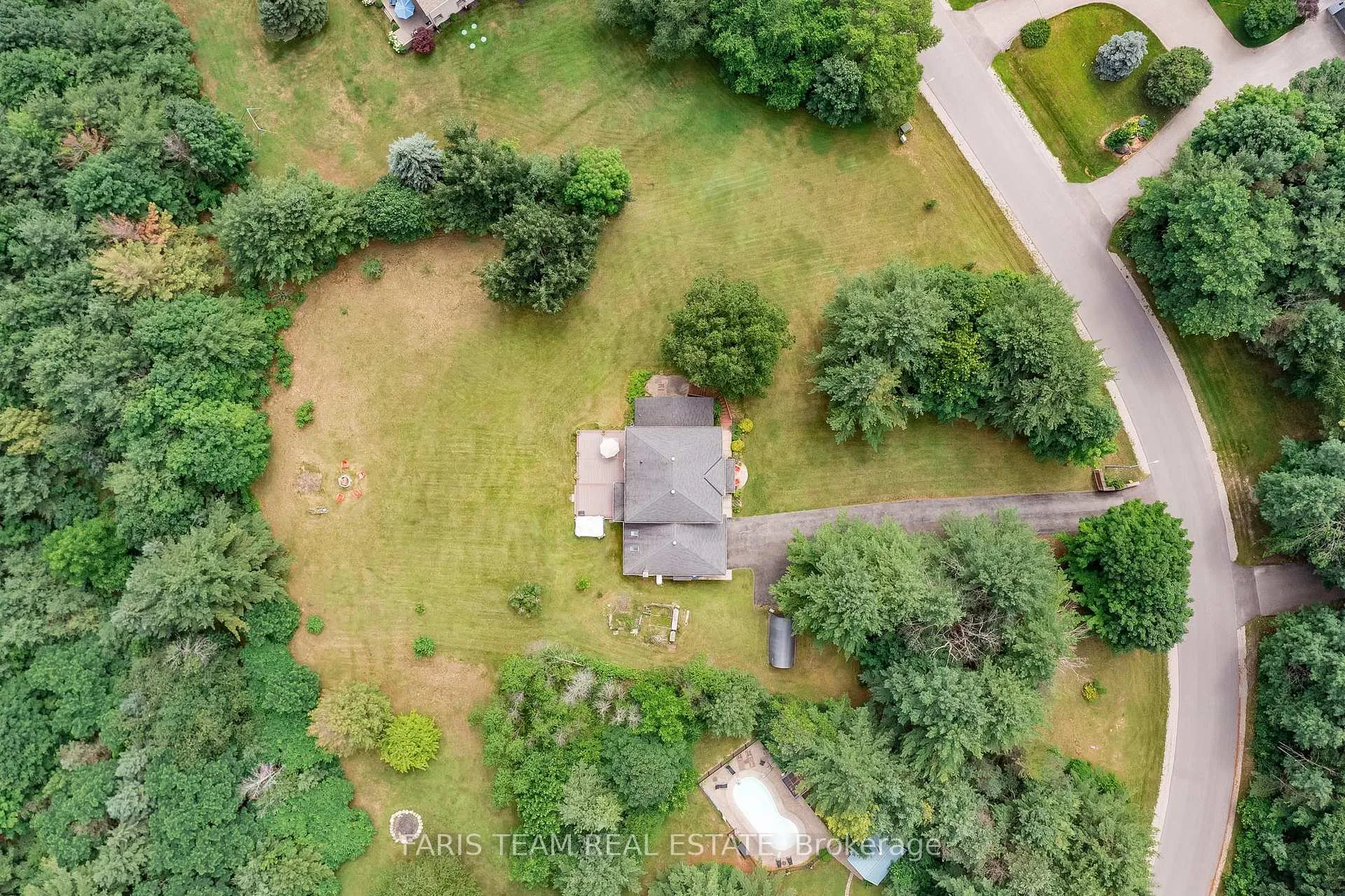 Photo 35 of 1602 Kale Drive, Innisfil, Rural Innisfil — HOMEH