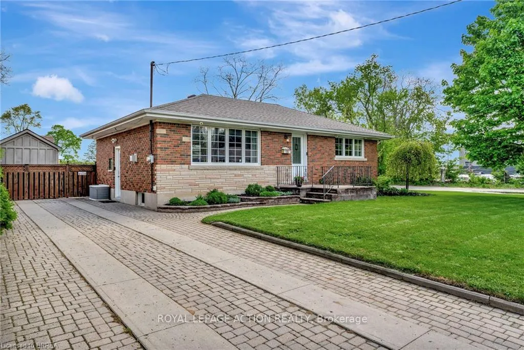 Photo 3 of 46 Todd Street, Brantford — HOMEH