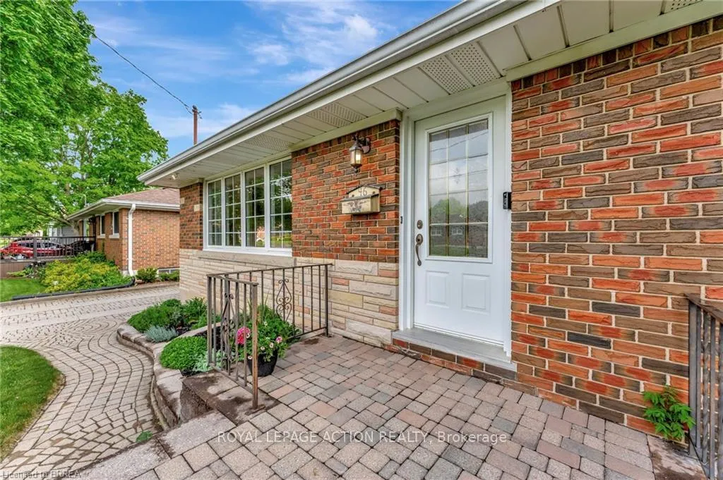 Photo 4 of 46 Todd Street, Brantford — HOMEH