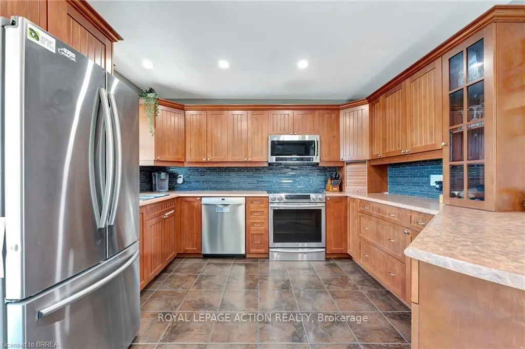 Photo 10 of 46 Todd Street, Brantford — HOMEH