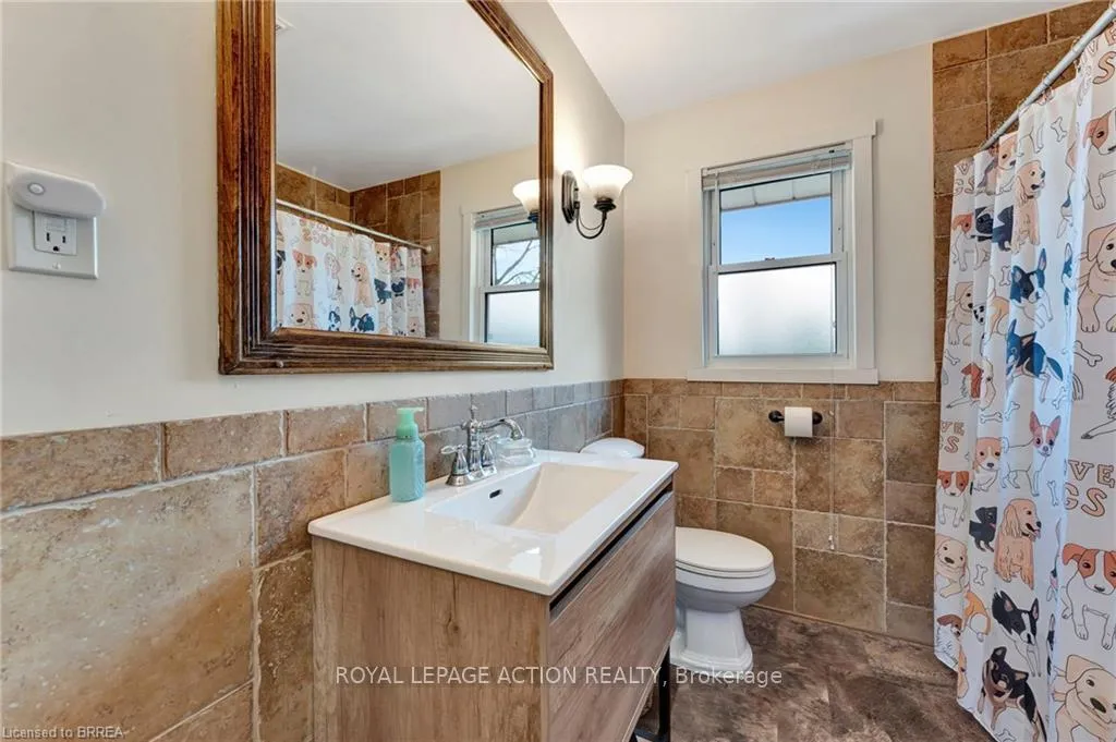 Photo 18 of 46 Todd Street, Brantford — HOMEH