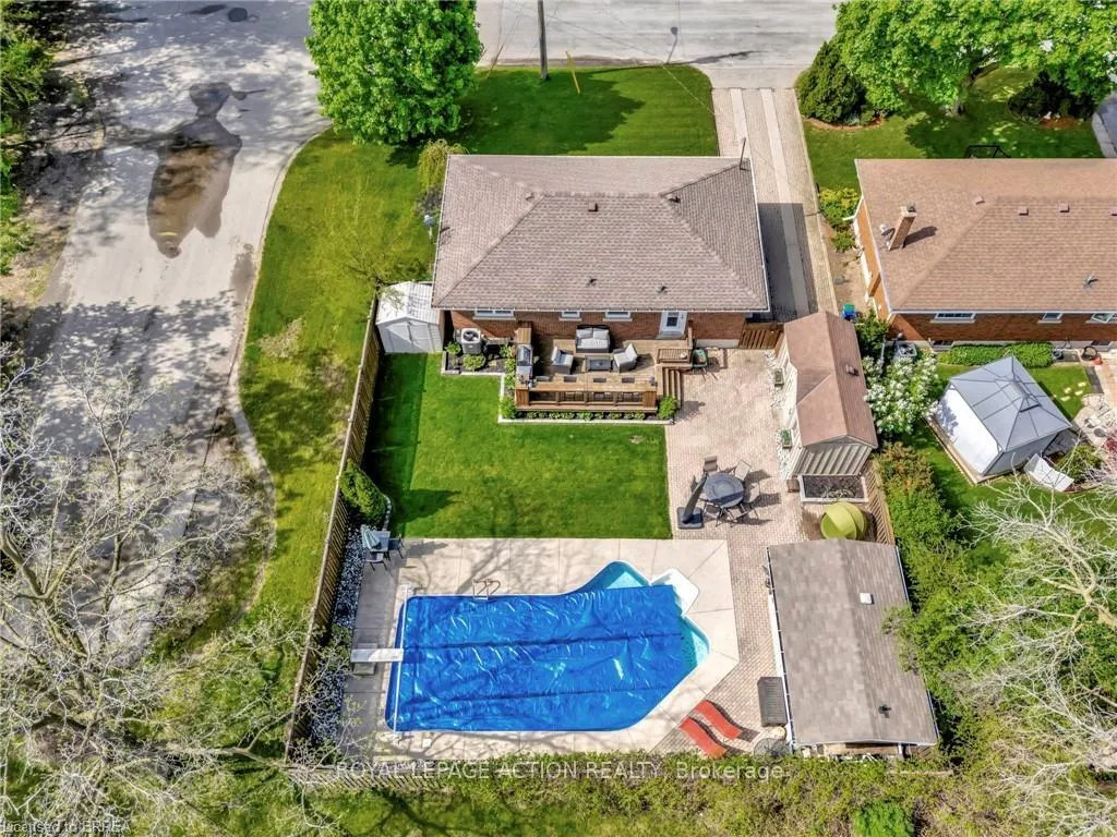 Photo 38 of 46 Todd Street, Brantford — HOMEH