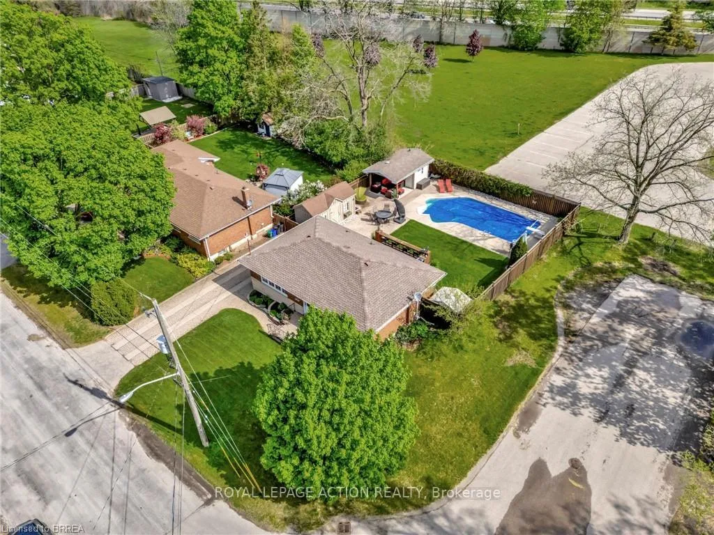 Photo 40 of 46 Todd Street, Brantford — HOMEH