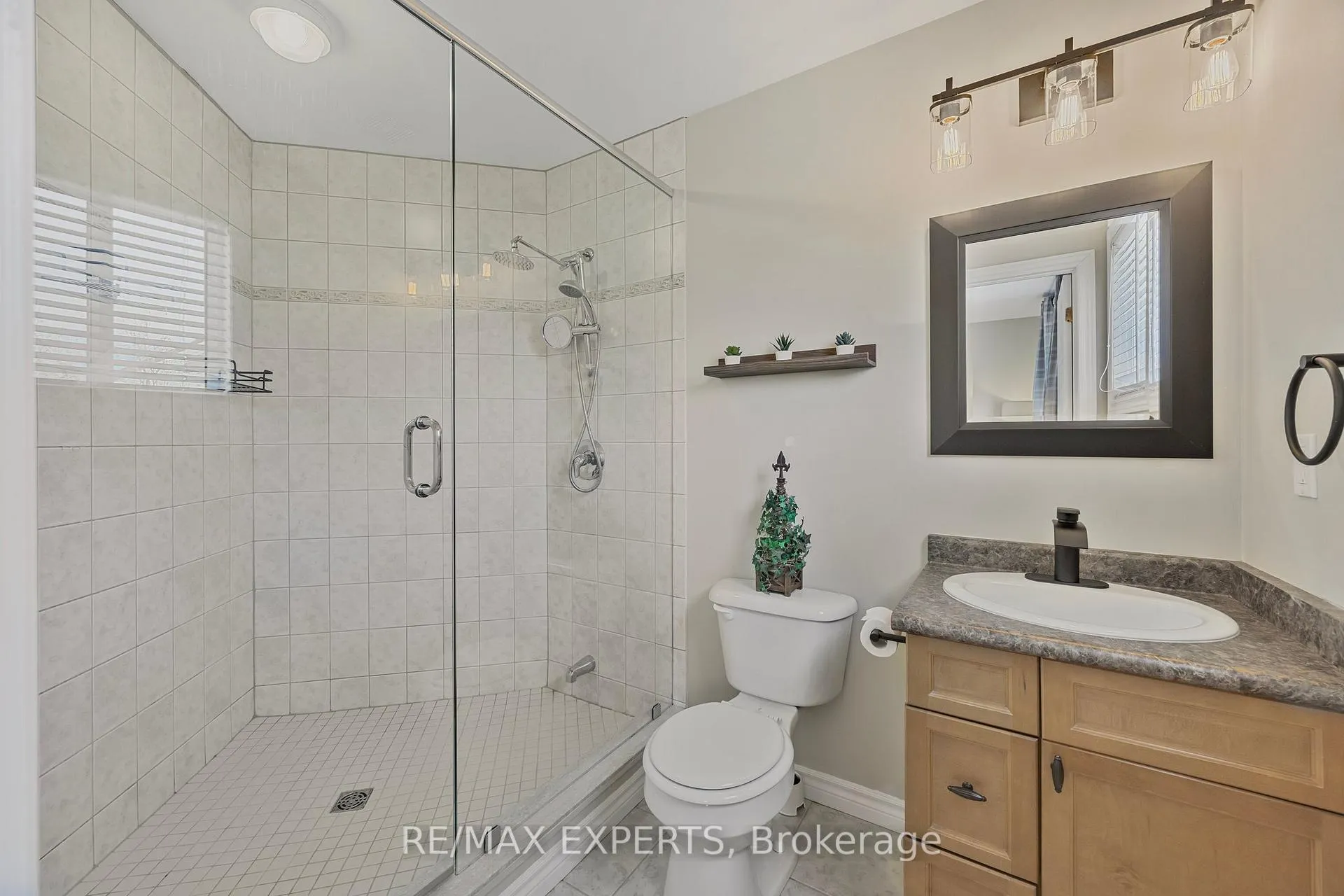 Photo 23 of 10 Davis Street, Collingwood — HOMEH