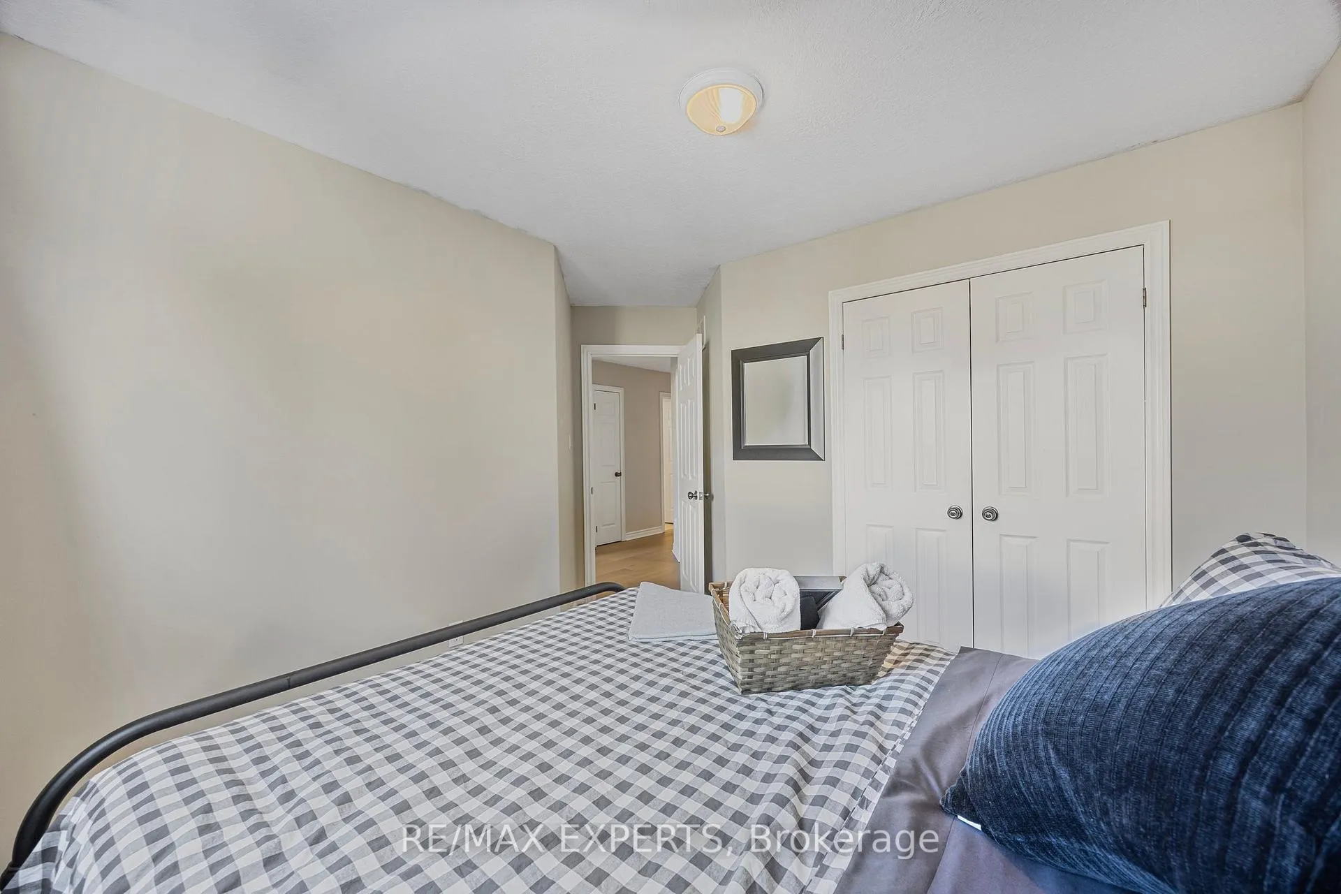Photo 25 of 10 Davis Street, Collingwood — HOMEH