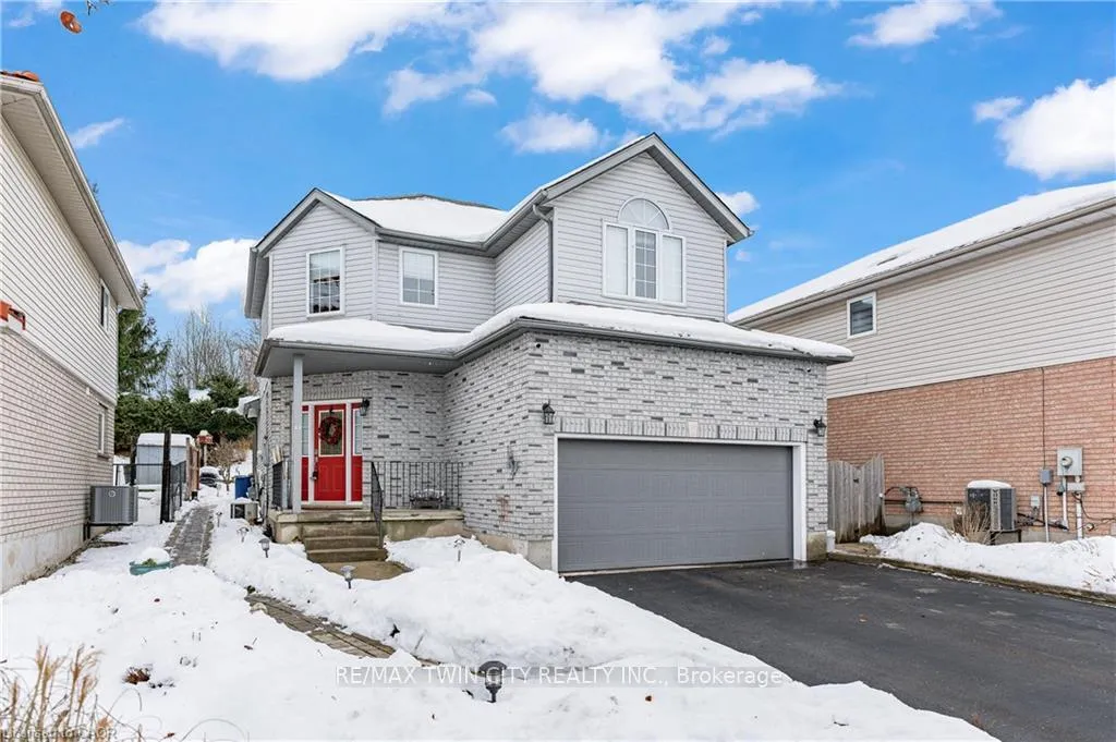 Photo 1 of 44 Dineen Court, Kitchener — HOMEH