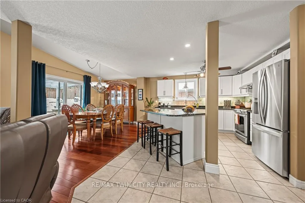 Photo 8 of 44 Dineen Court, Kitchener — HOMEH