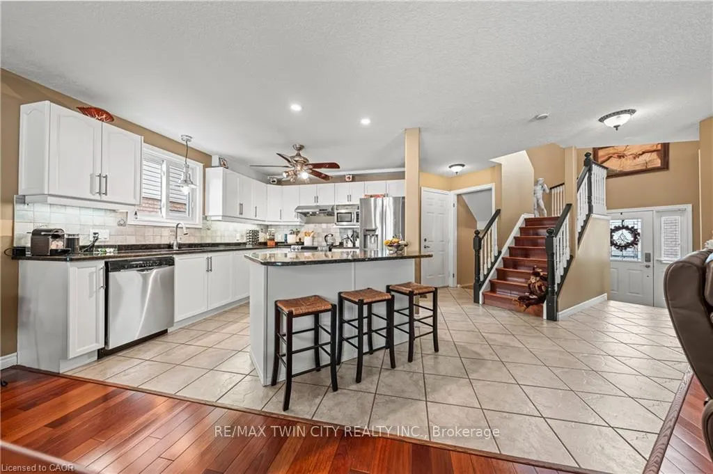 Photo 10 of 44 Dineen Court, Kitchener — HOMEH