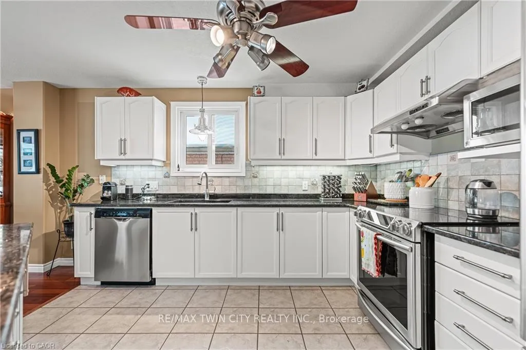 Photo 12 of 44 Dineen Court, Kitchener — HOMEH