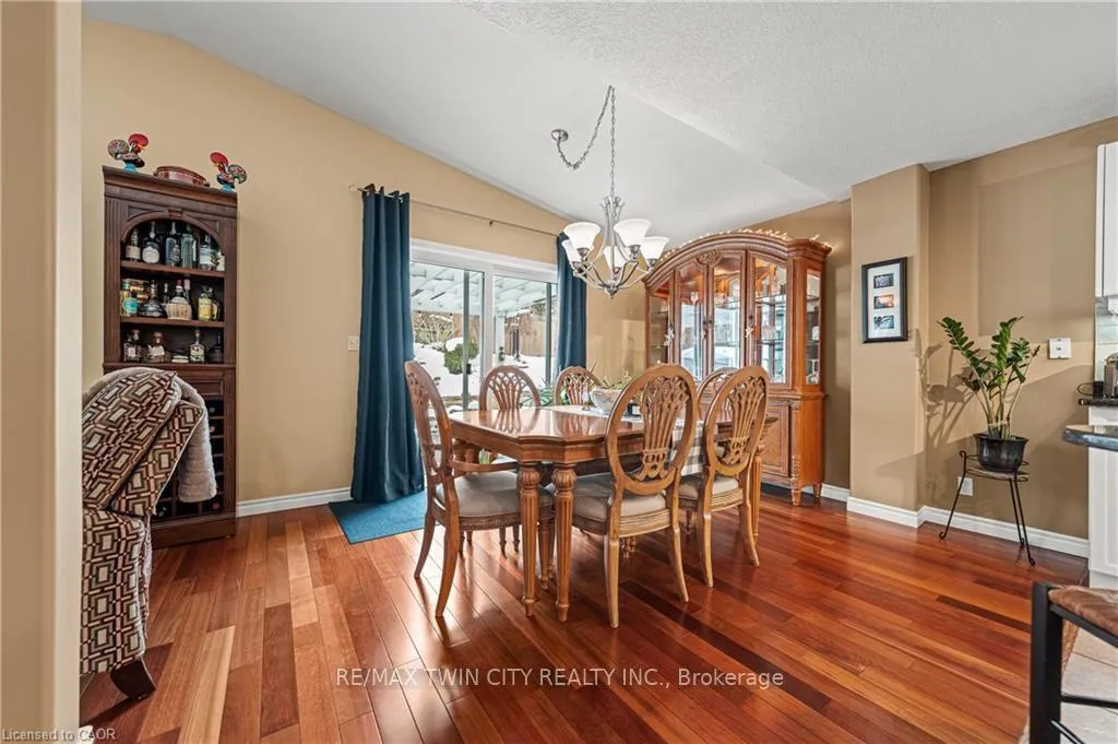 Photo 14 of 44 Dineen Court, Kitchener — HOMEH
