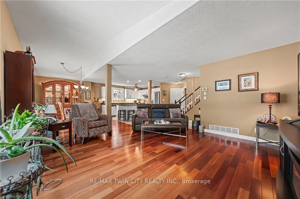 Photo 17 of 44 Dineen Court, Kitchener — HOMEH