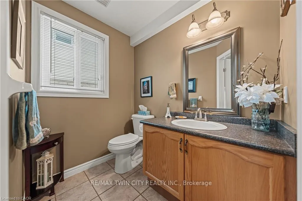 Photo 18 of 44 Dineen Court, Kitchener — HOMEH