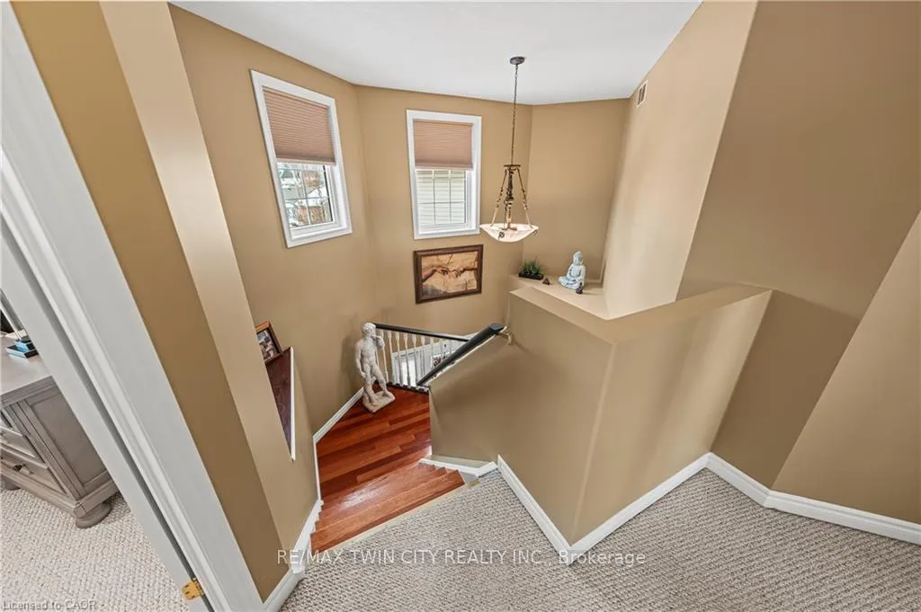 Photo 20 of 44 Dineen Court, Kitchener — HOMEH