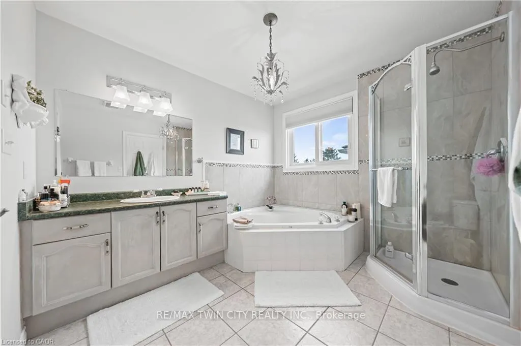 Photo 27 of 44 Dineen Court, Kitchener — HOMEH