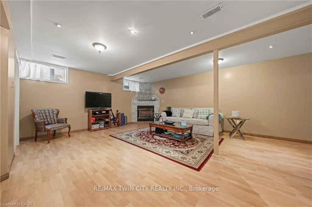 Photo 28 of 44 Dineen Court, Kitchener — HOMEH