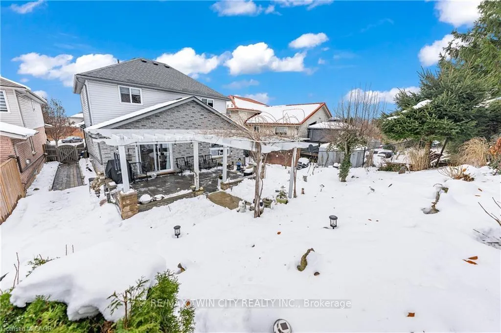 Photo 34 of 44 Dineen Court, Kitchener — HOMEH