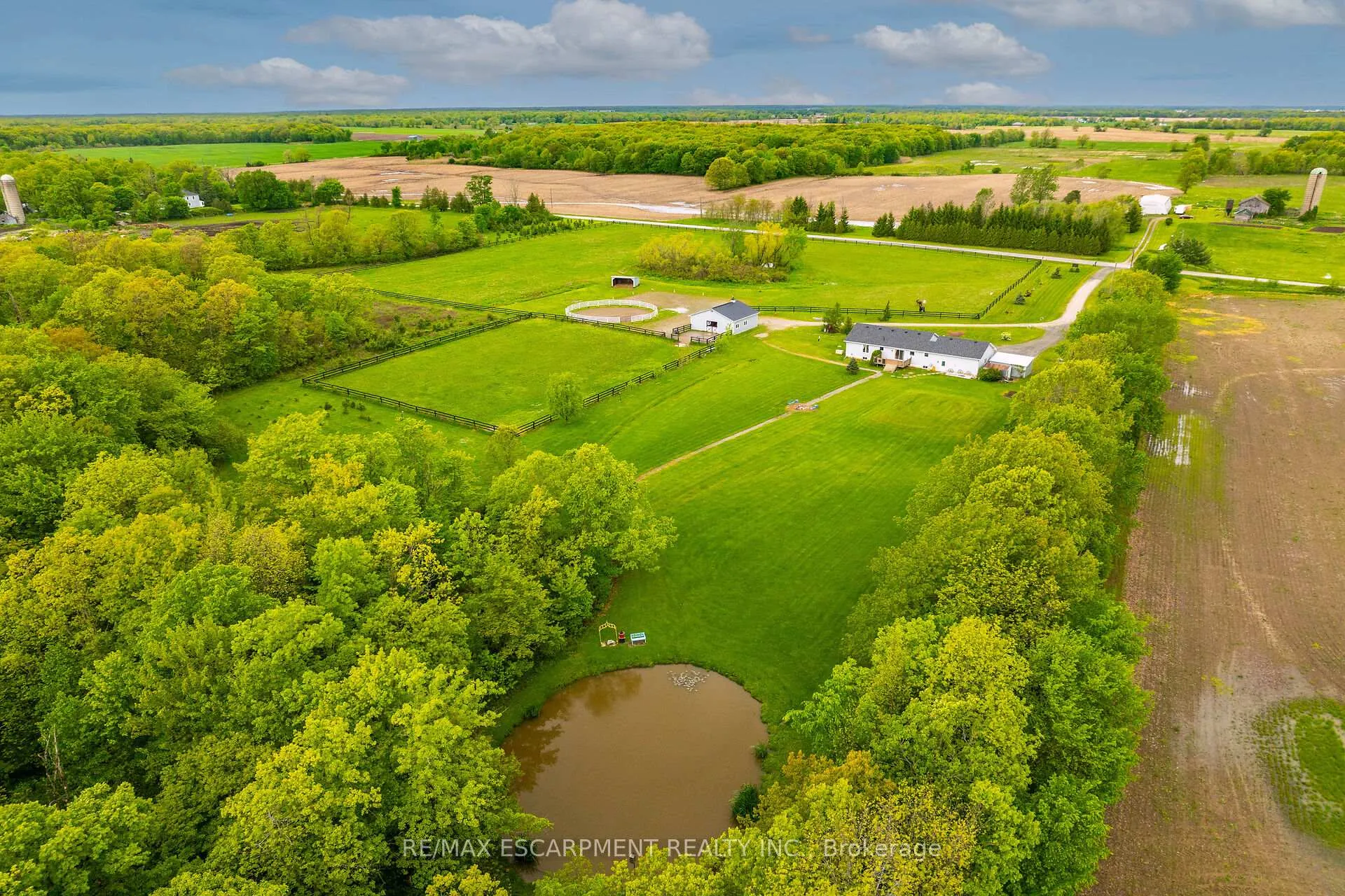 Photo 2 of 726 Indiana Road E, Haldimand — HOMEH