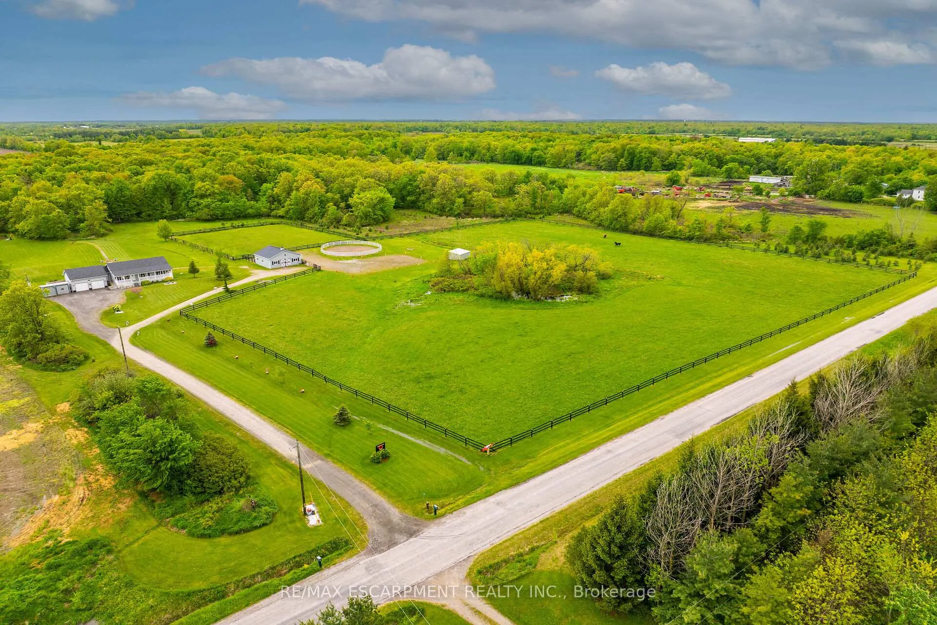 Photo 3 of 726 Indiana Road E, Haldimand — HOMEH