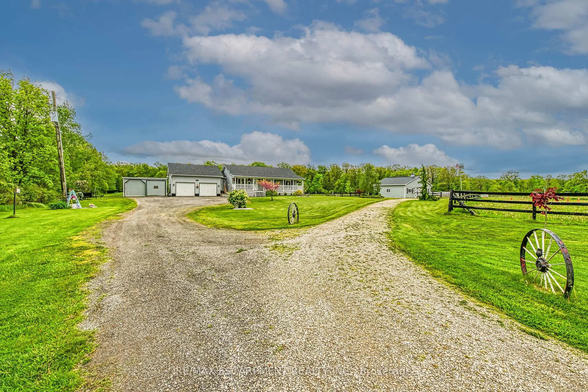 Photo 5 of 726 Indiana Road E, Haldimand — HOMEH