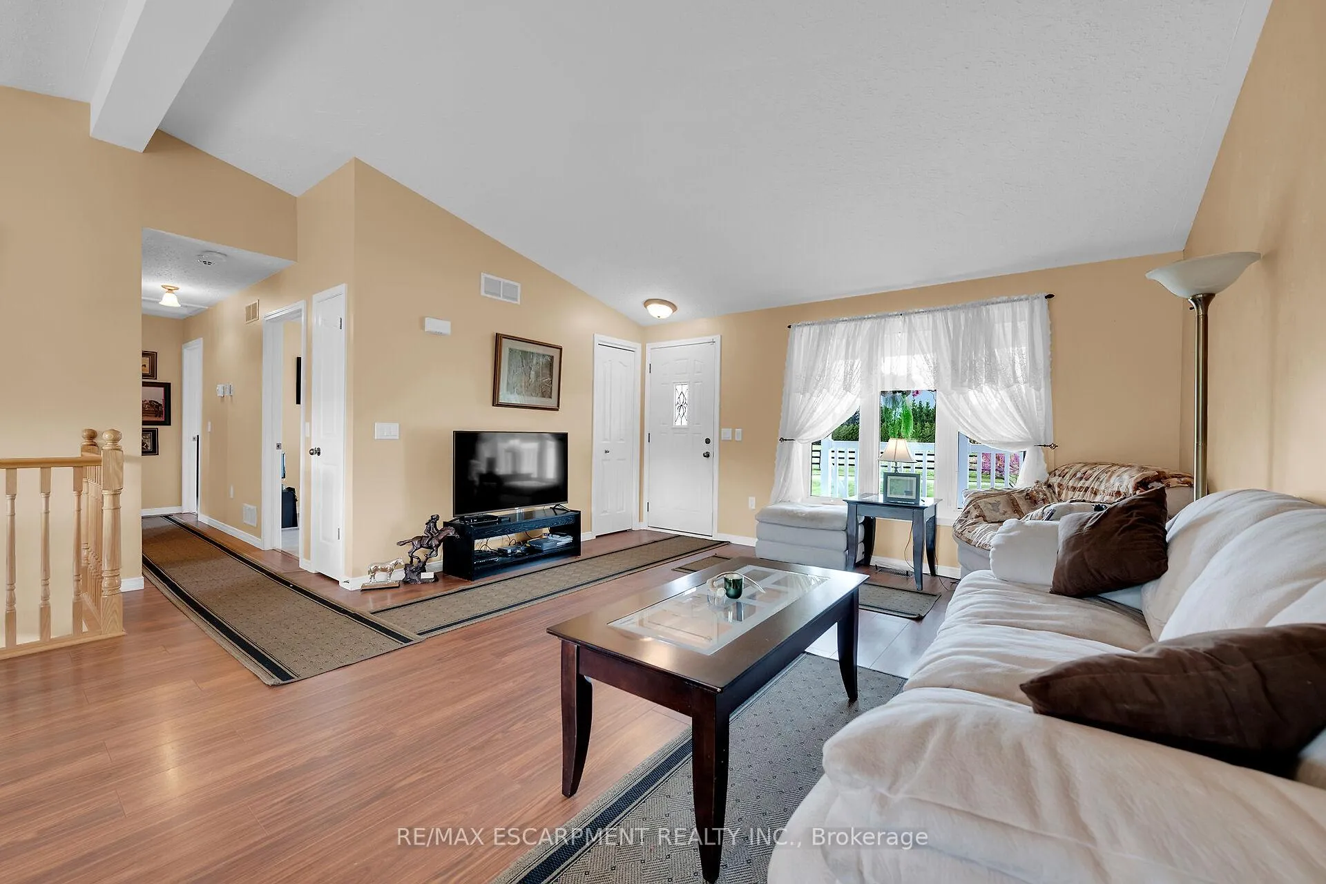 Photo 10 of 726 Indiana Road E, Haldimand — HOMEH