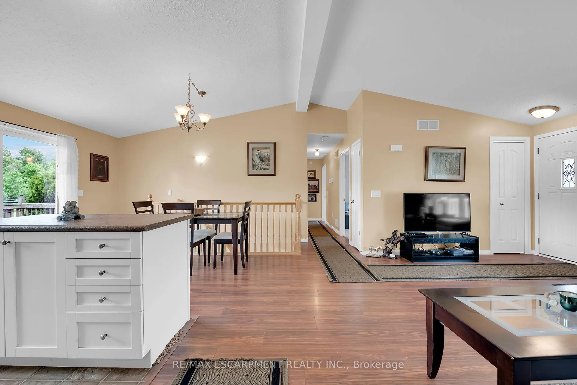 Photo 17 of 726 Indiana Road E, Haldimand — HOMEH