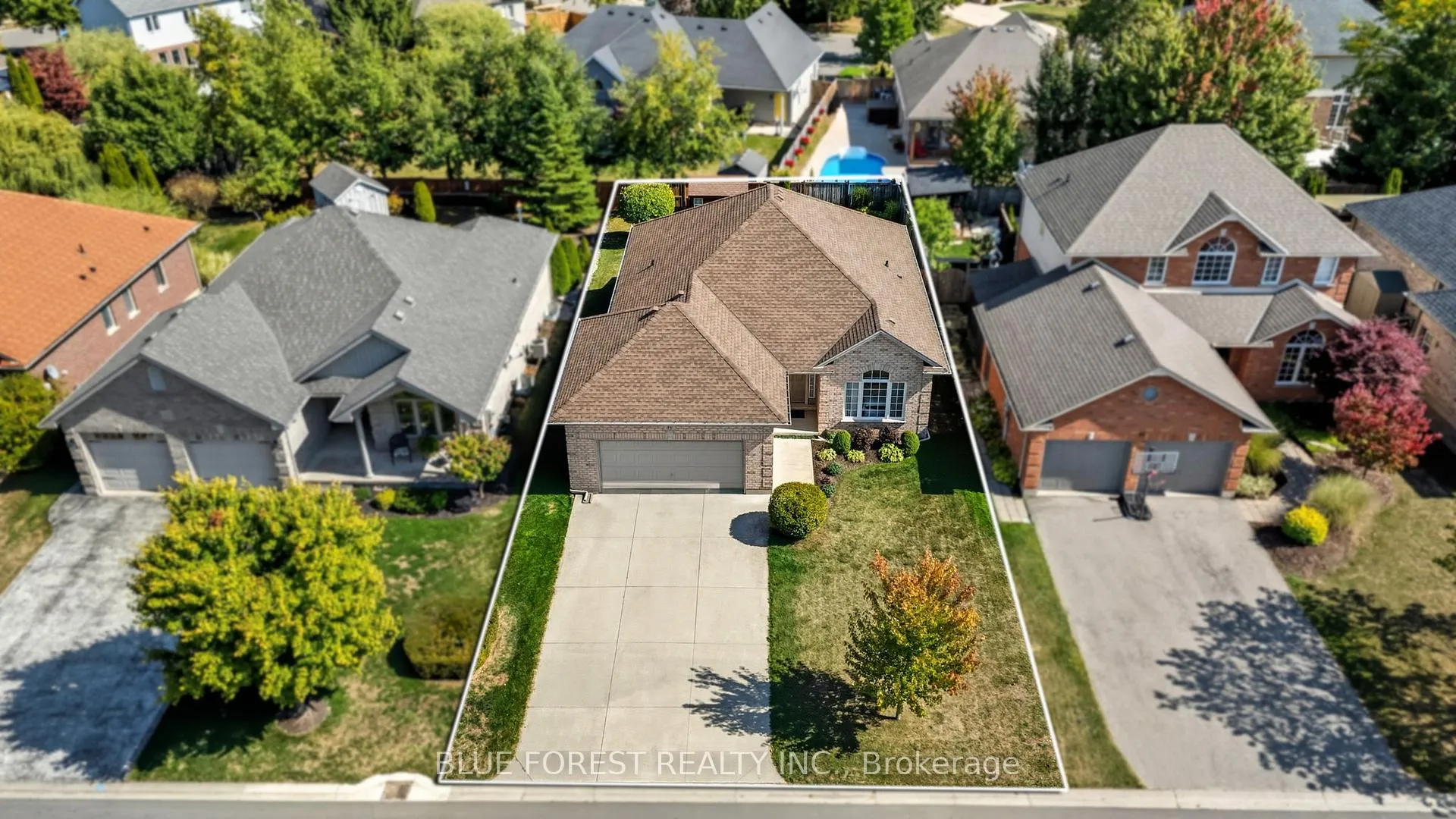 Photo 3 of 86 Calvert Lane, Middlesex Centre, Ilderton — HOMEH