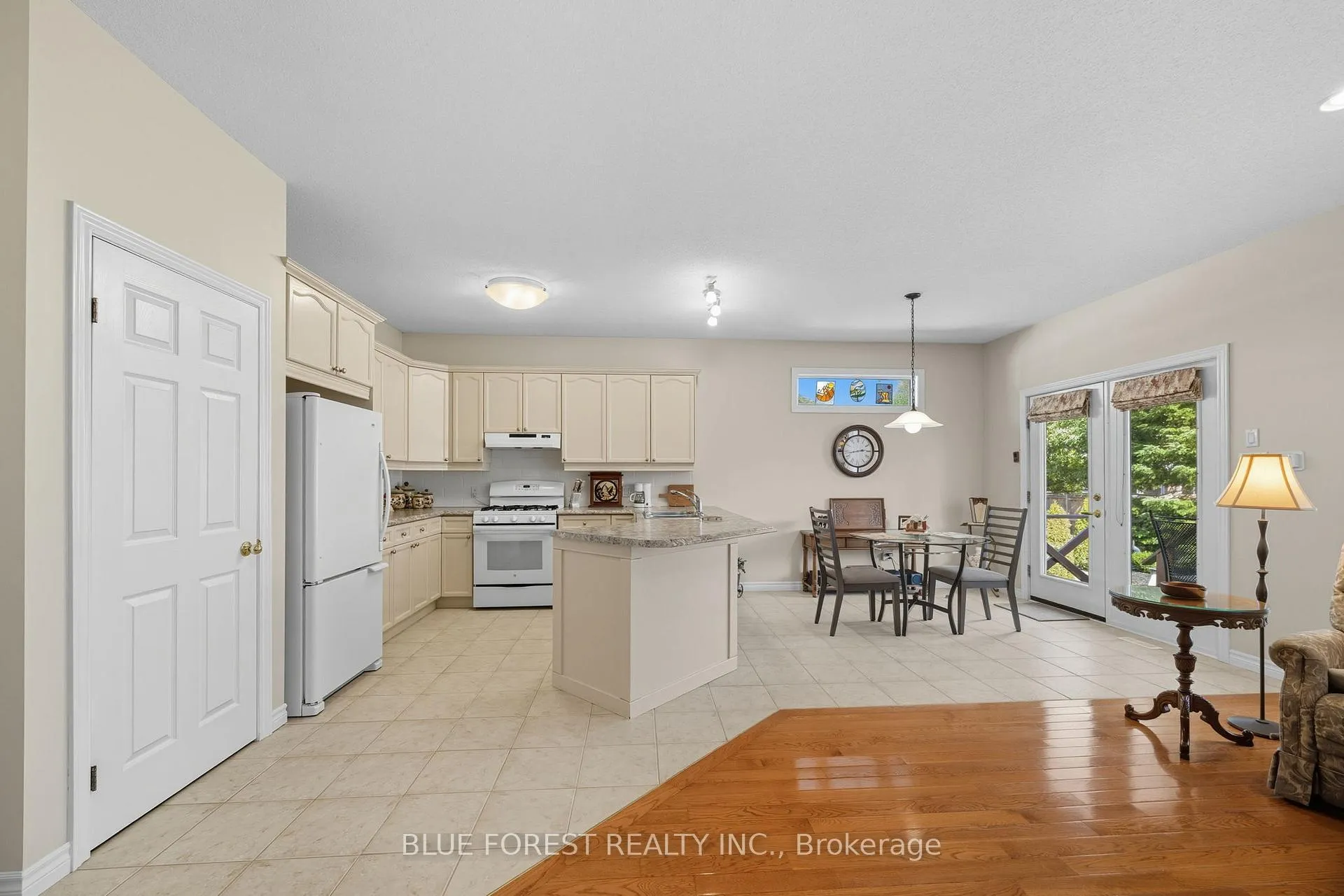 Photo 12 of 86 Calvert Lane, Middlesex Centre, Ilderton — HOMEH
