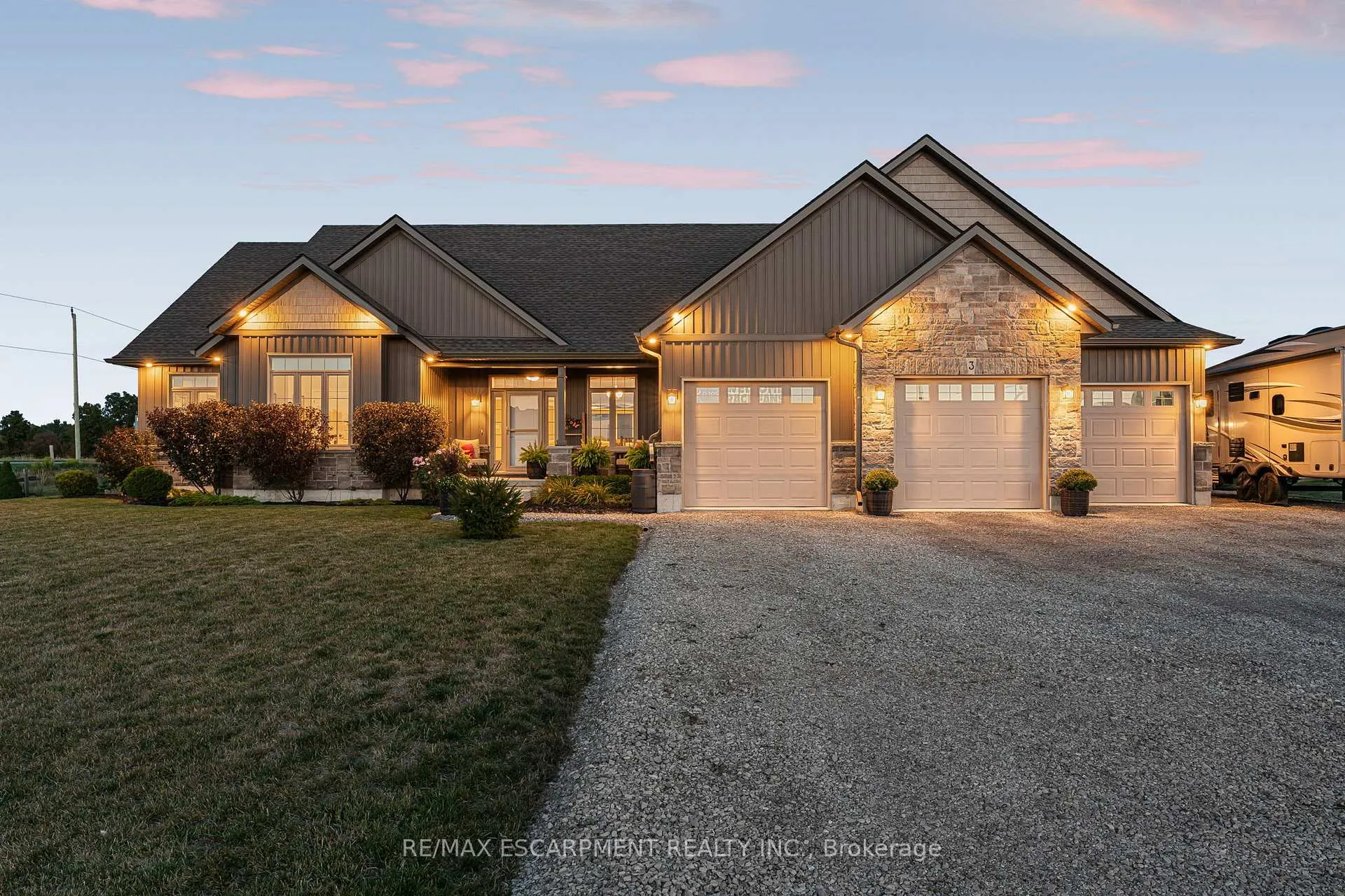 Photo 1 of 3 Silverthorne Court, Haldimand, Dunnville — HOMEH