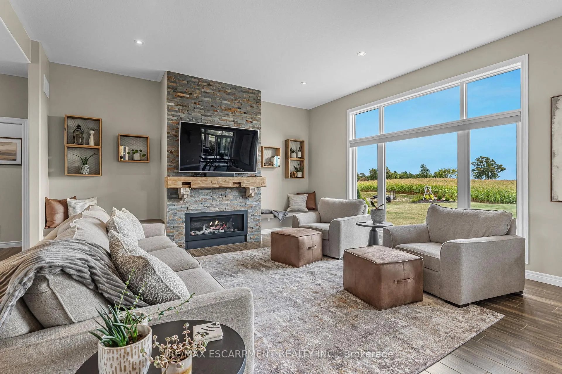 Photo 9 of 3 Silverthorne Court, Haldimand, Dunnville — HOMEH
