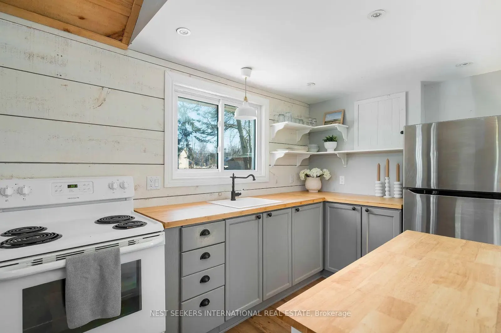 Photo 11 of 13 Edgar Road, Collingwood — HOMEH