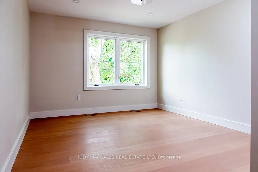 Photo 23 of 28 Parkside Avenue, Hamilton, Dundas — HOMEH