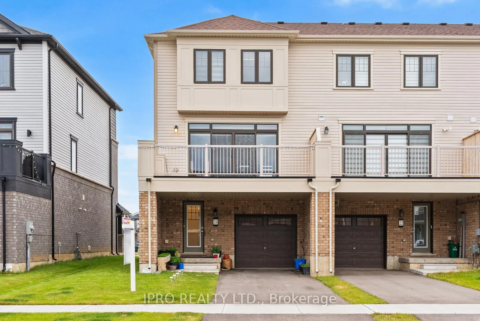Photo 3 of 24 Bee Crescent, Brantford — HOMEH