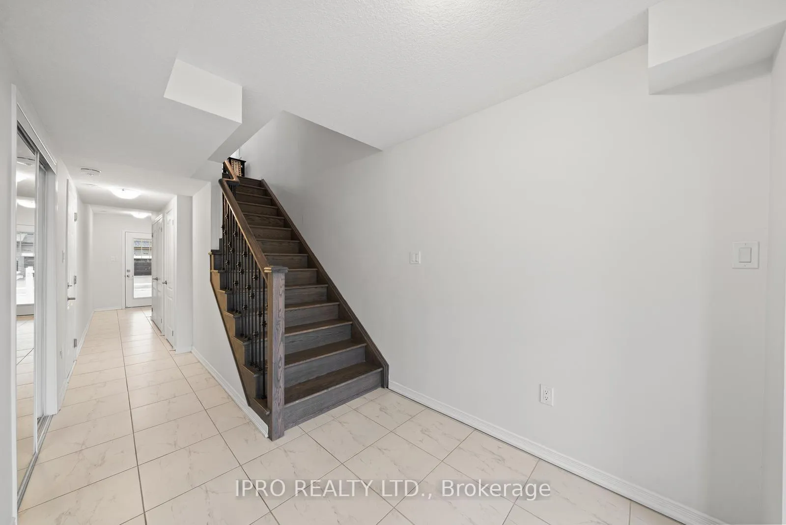 Photo 7 of 24 Bee Crescent, Brantford — HOMEH