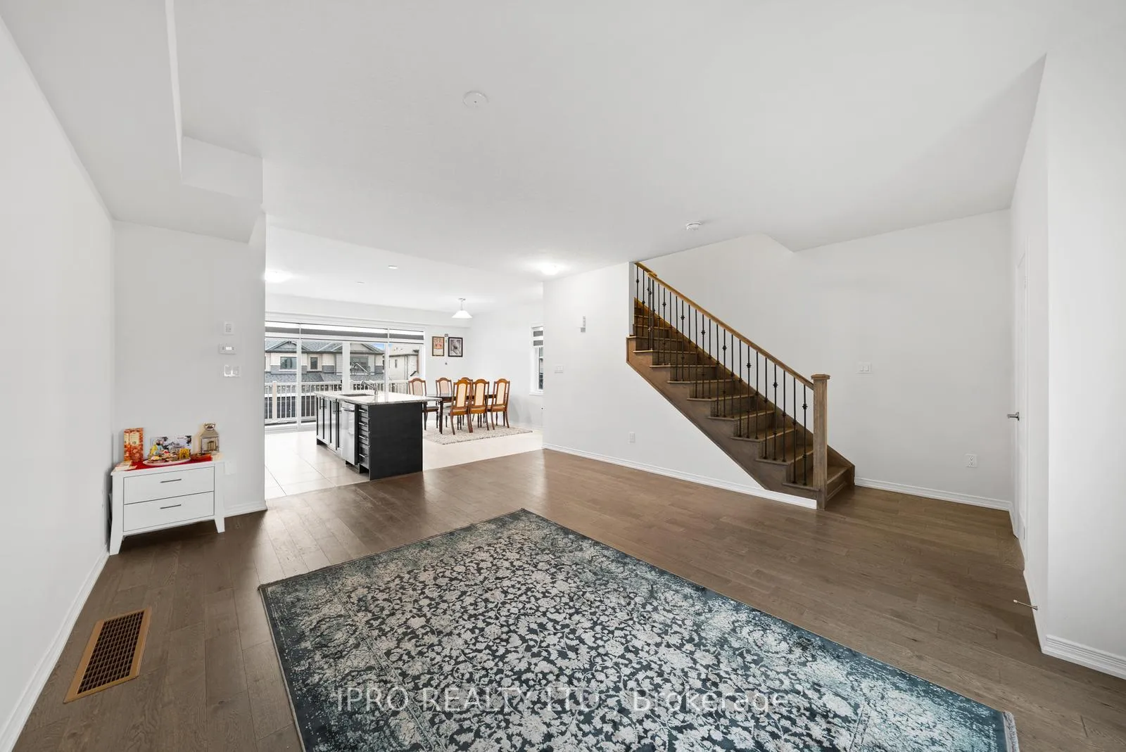 Photo 14 of 24 Bee Crescent, Brantford — HOMEH