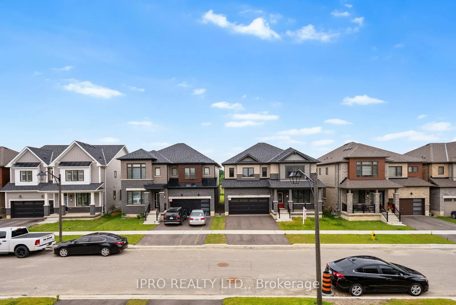Photo 22 of 24 Bee Crescent, Brantford — HOMEH