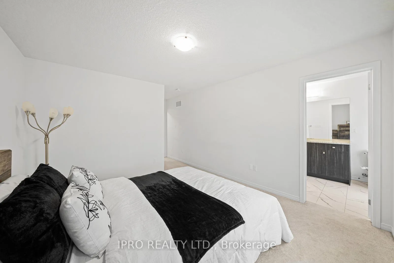 Photo 26 of 24 Bee Crescent, Brantford — HOMEH