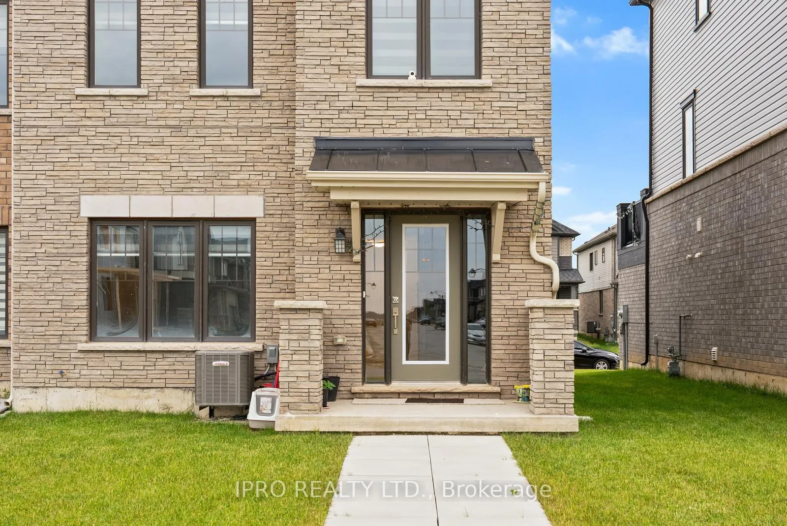 Photo 38 of 24 Bee Crescent, Brantford — HOMEH