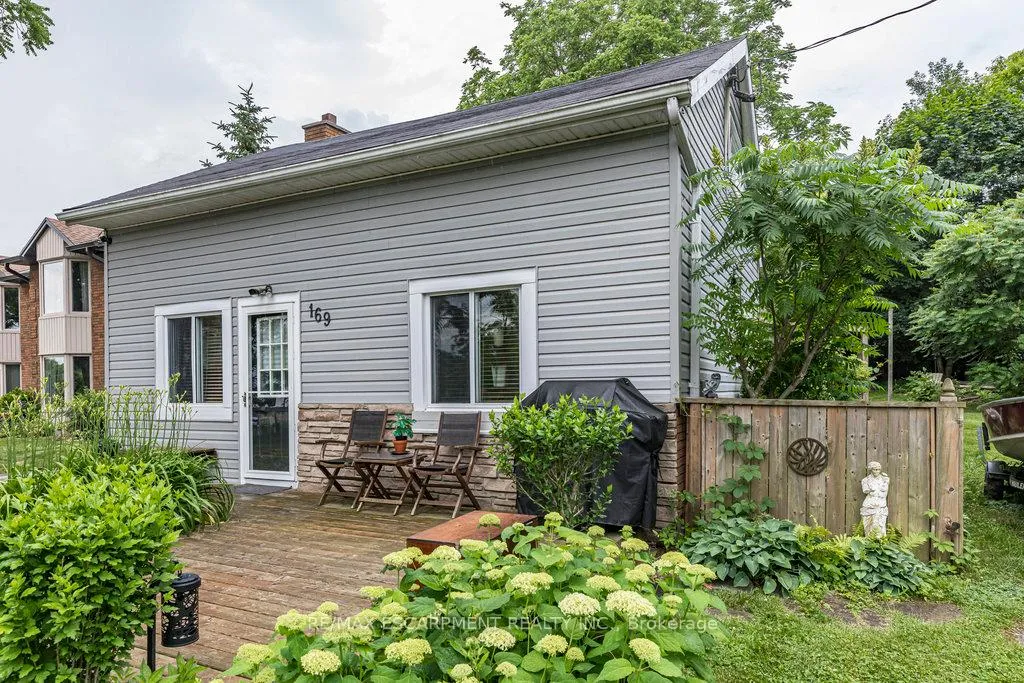 Front of 169 Forfar Street W