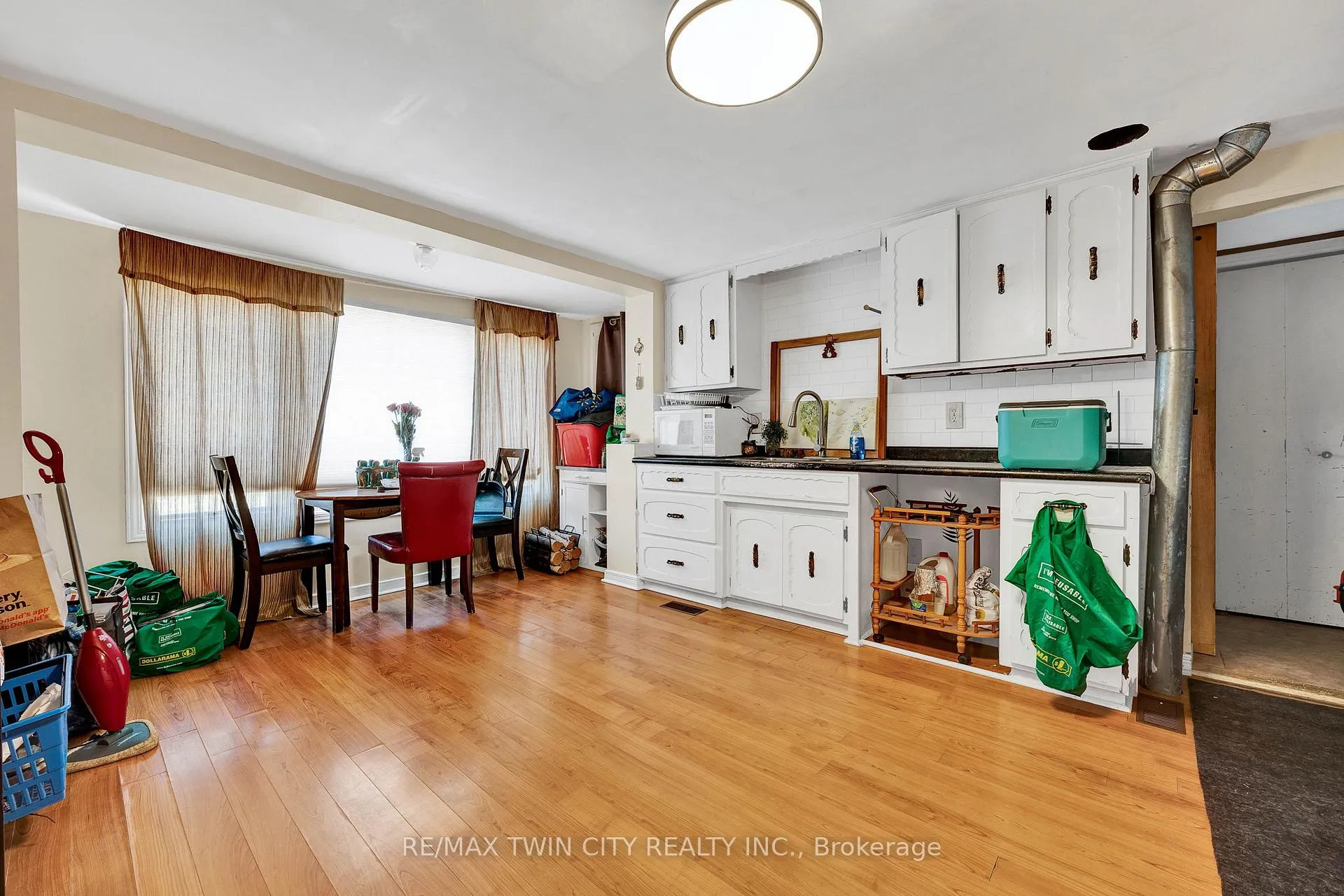 Photo 8 of 2861 Lobsinger Line, Woolwich — HOMEH