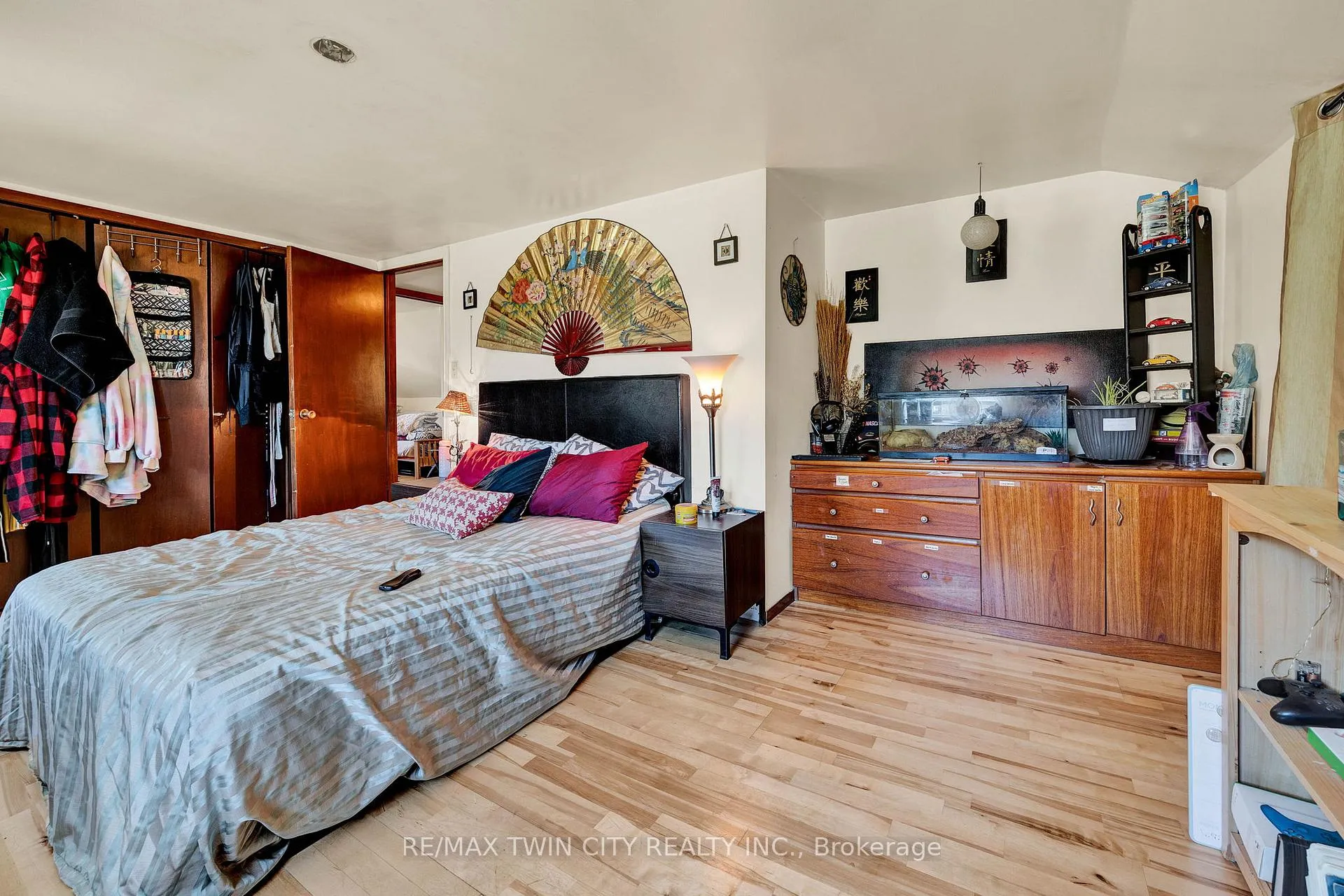 Photo 10 of 2861 Lobsinger Line, Woolwich — HOMEH