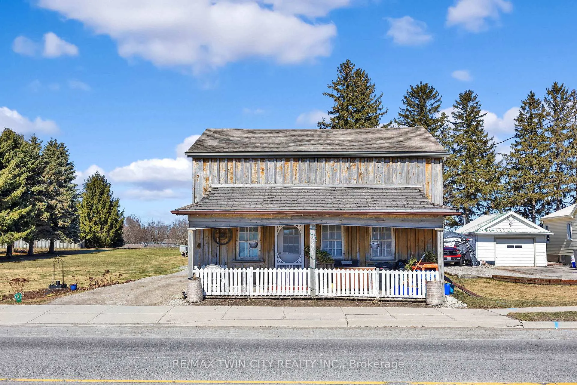 Photo 17 of 2861 Lobsinger Line, Woolwich — HOMEH