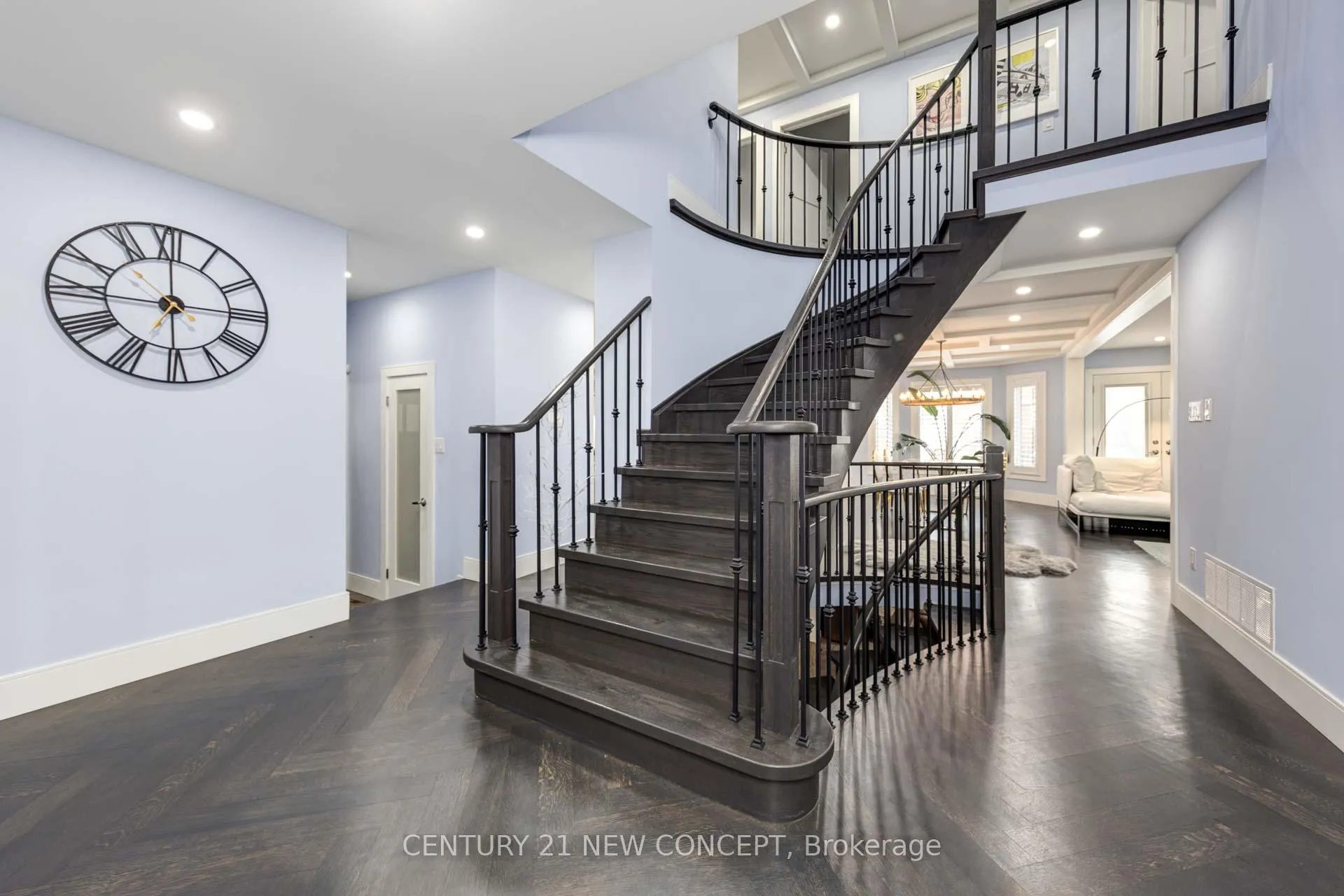 Photo 4 of 386 Conley Street, Vaughan, Lakeview Estates — HOMEH