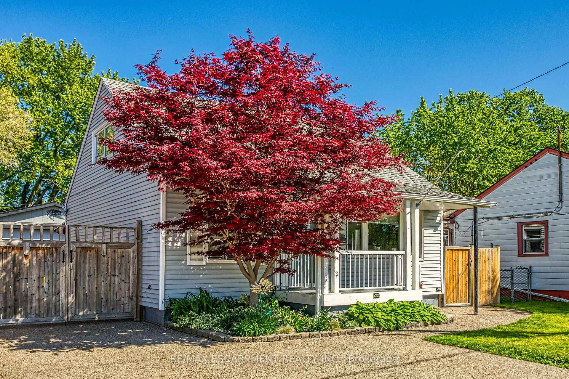 Photo 3 of 88 Julian Avenue, Hamilton, Normanhurst — HOMEH