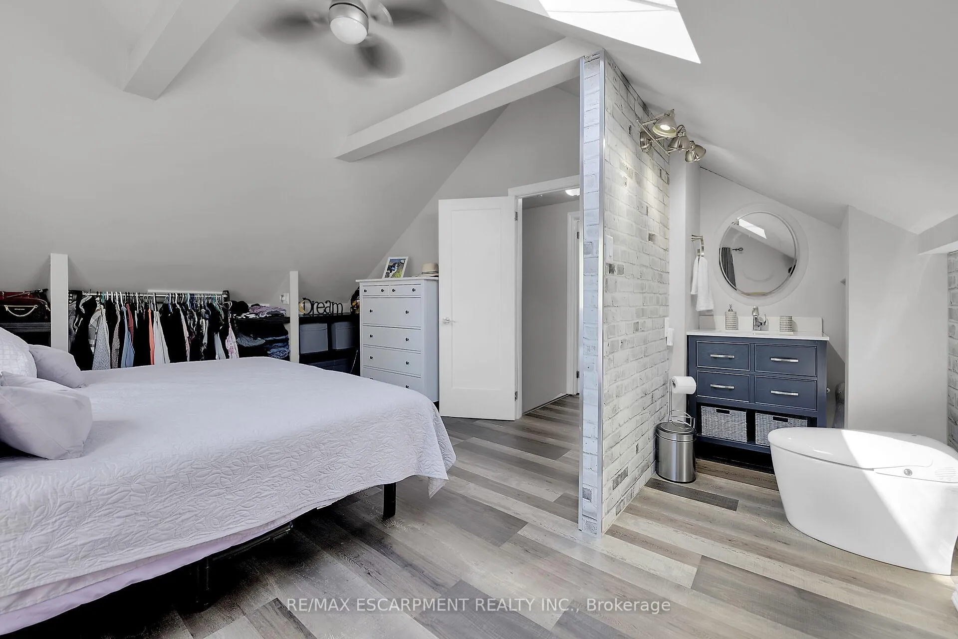 Photo 20 of 88 Julian Avenue, Hamilton, Normanhurst — HOMEH