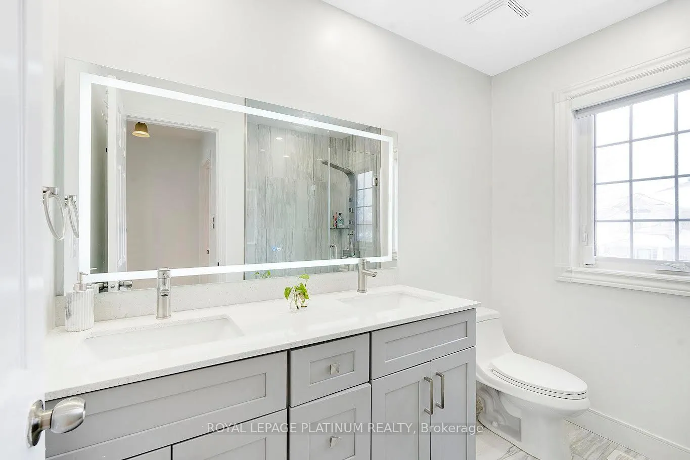 Photo 15 of 23 Mendoza Drive, Brampton, Fletcher's Meadow — HOMEH