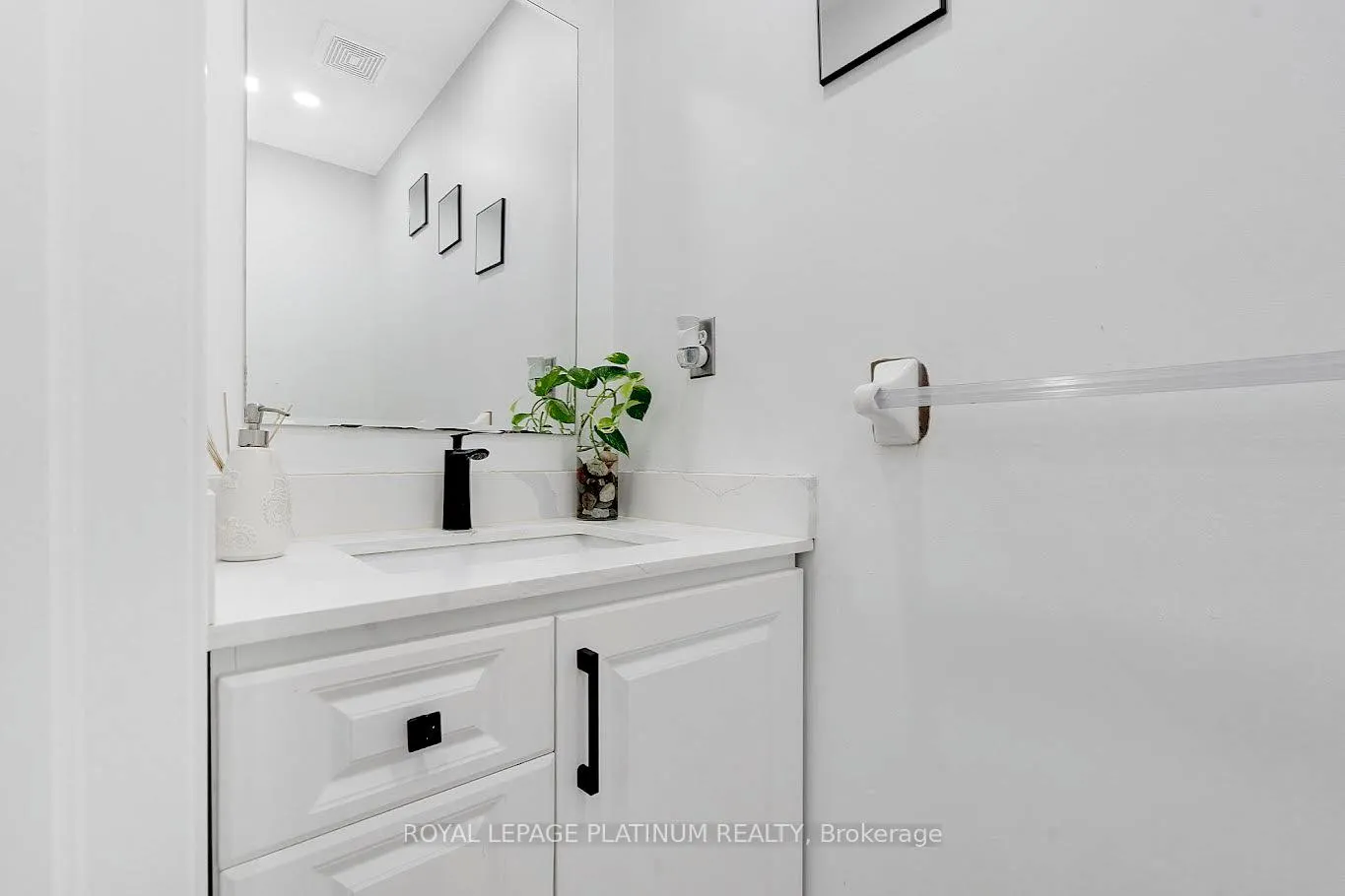 Photo 23 of 23 Mendoza Drive, Brampton, Fletcher's Meadow — HOMEH