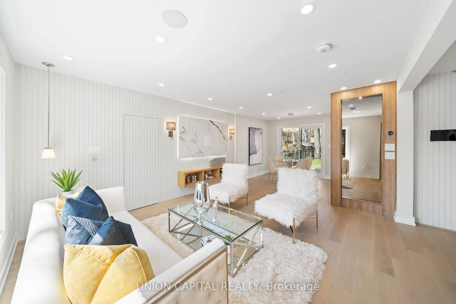 Photo 3 of 28 Pine Avenue, Toronto, The Beaches — HOMEH