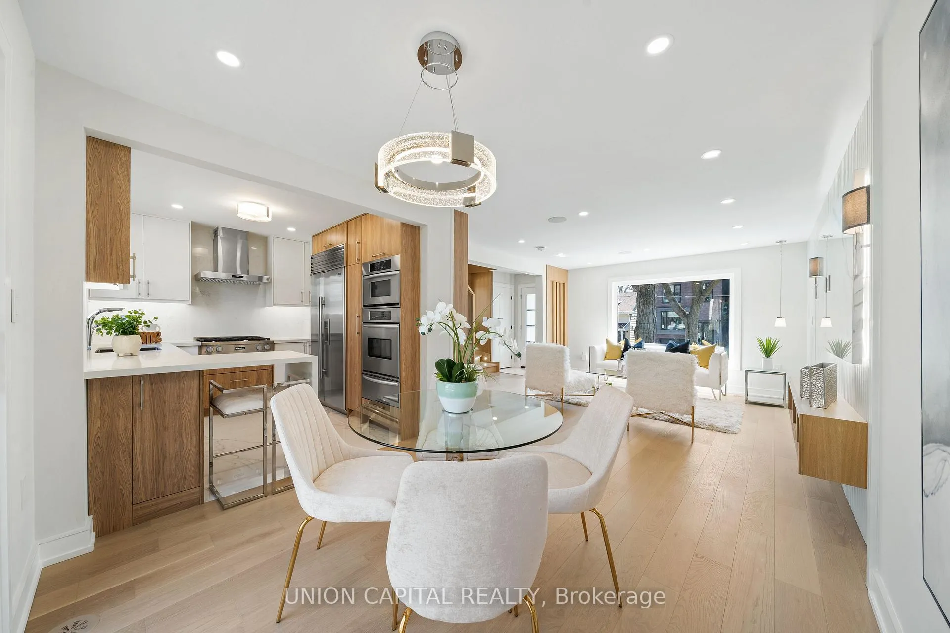 Photo 9 of 28 Pine Avenue, Toronto, The Beaches — HOMEH