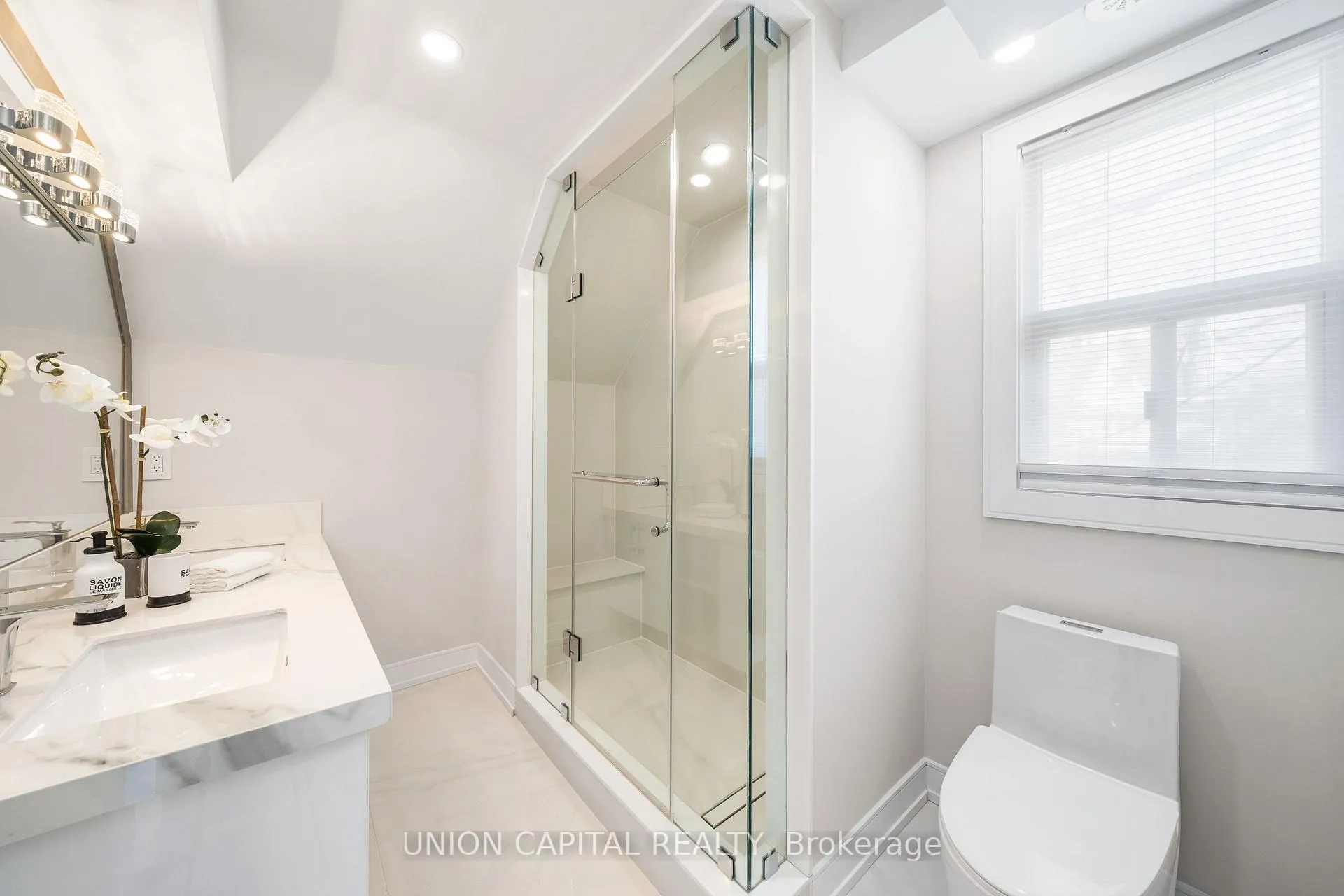 Photo 13 of 28 Pine Avenue, Toronto, The Beaches — HOMEH