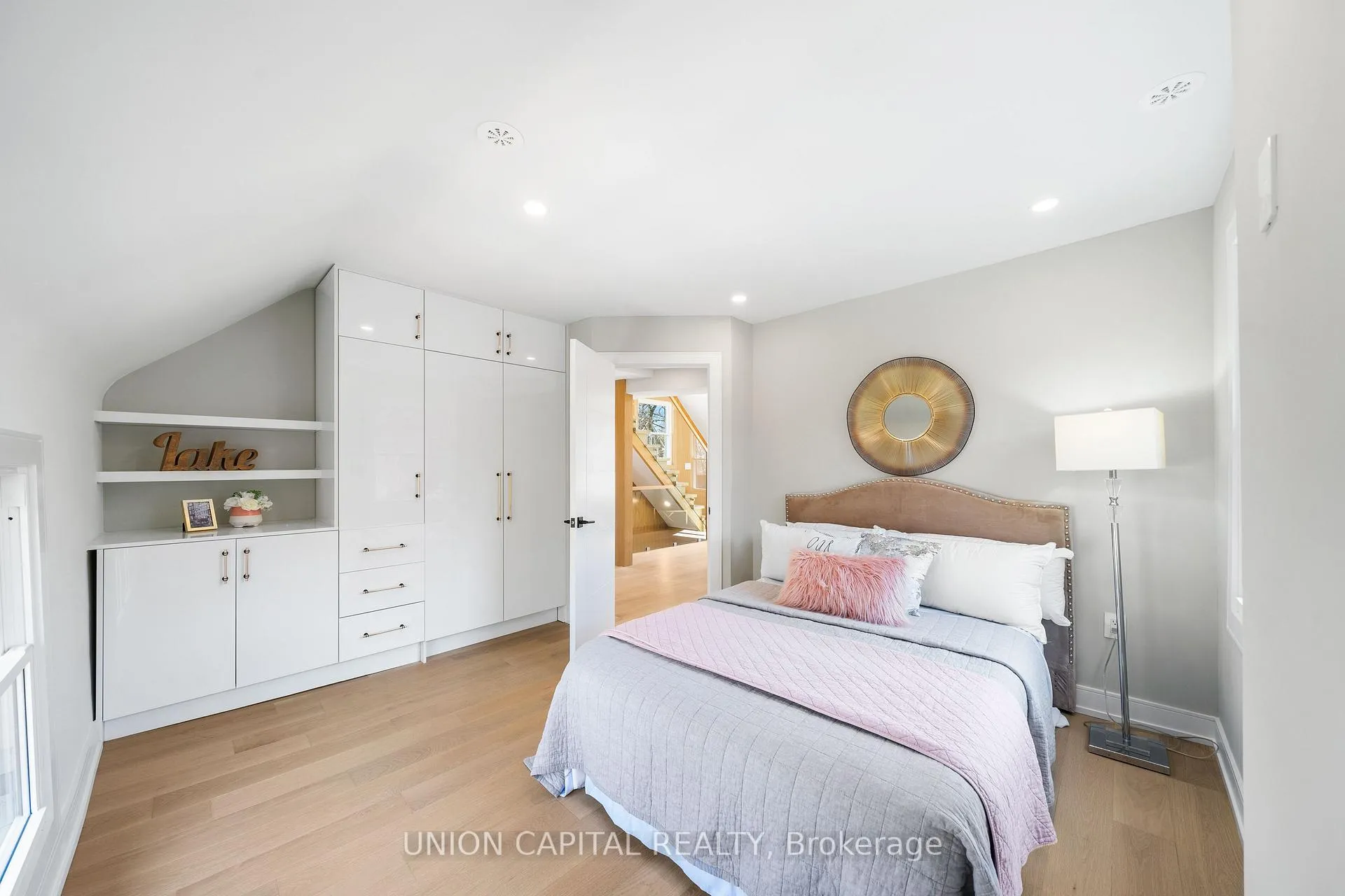 Photo 14 of 28 Pine Avenue, Toronto, The Beaches — HOMEH
